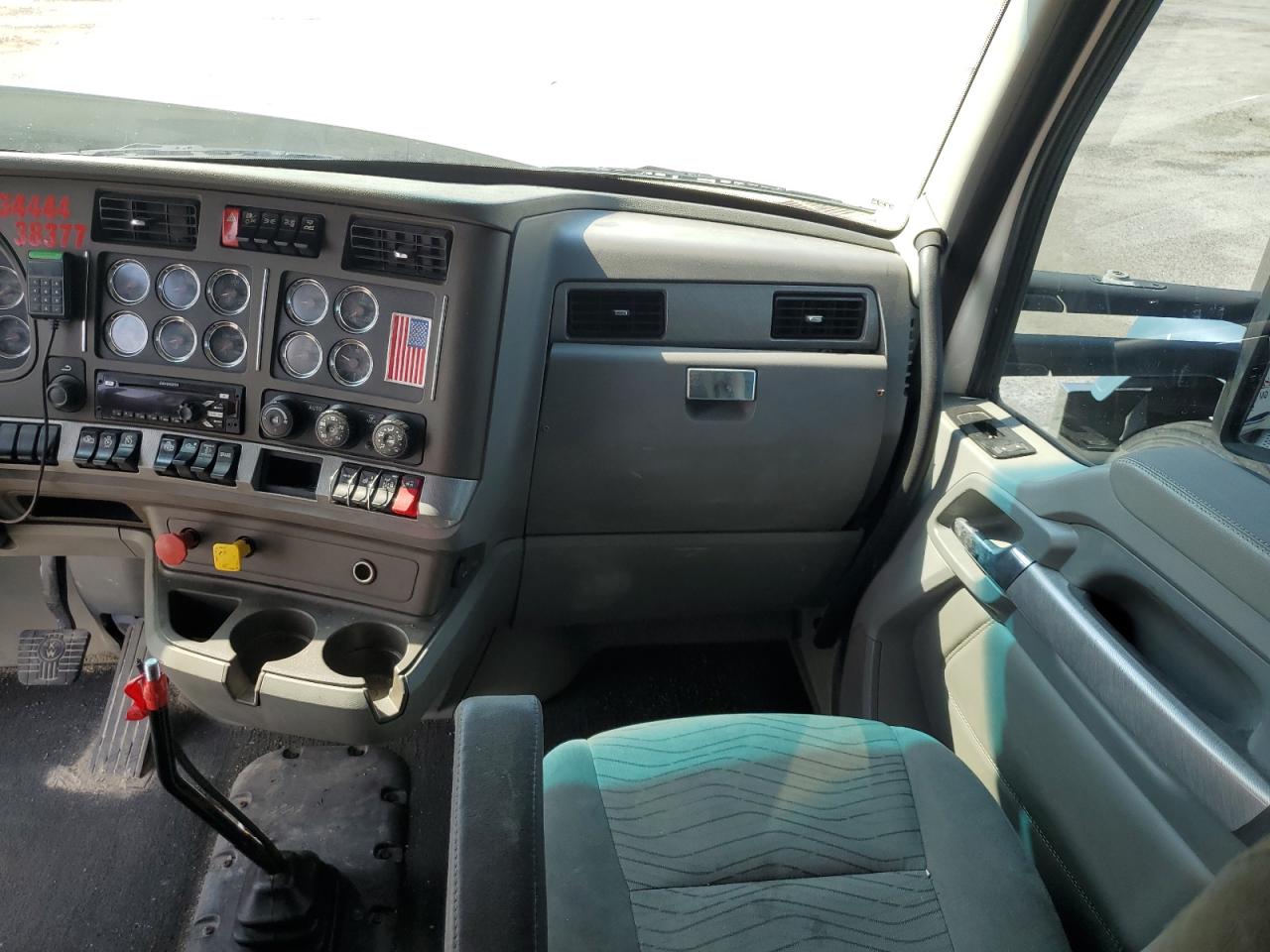 KENWORTH All Models 2016 VIN 1XKYDP9X2GJ496301 фото 5