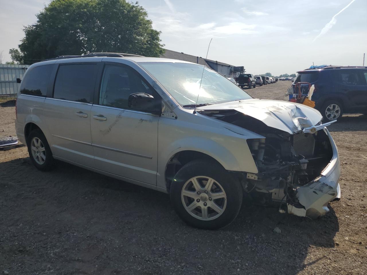 CHRYSLER MINIVAN 2010 VIN 2A4RR8DX8AR495990 фото 4