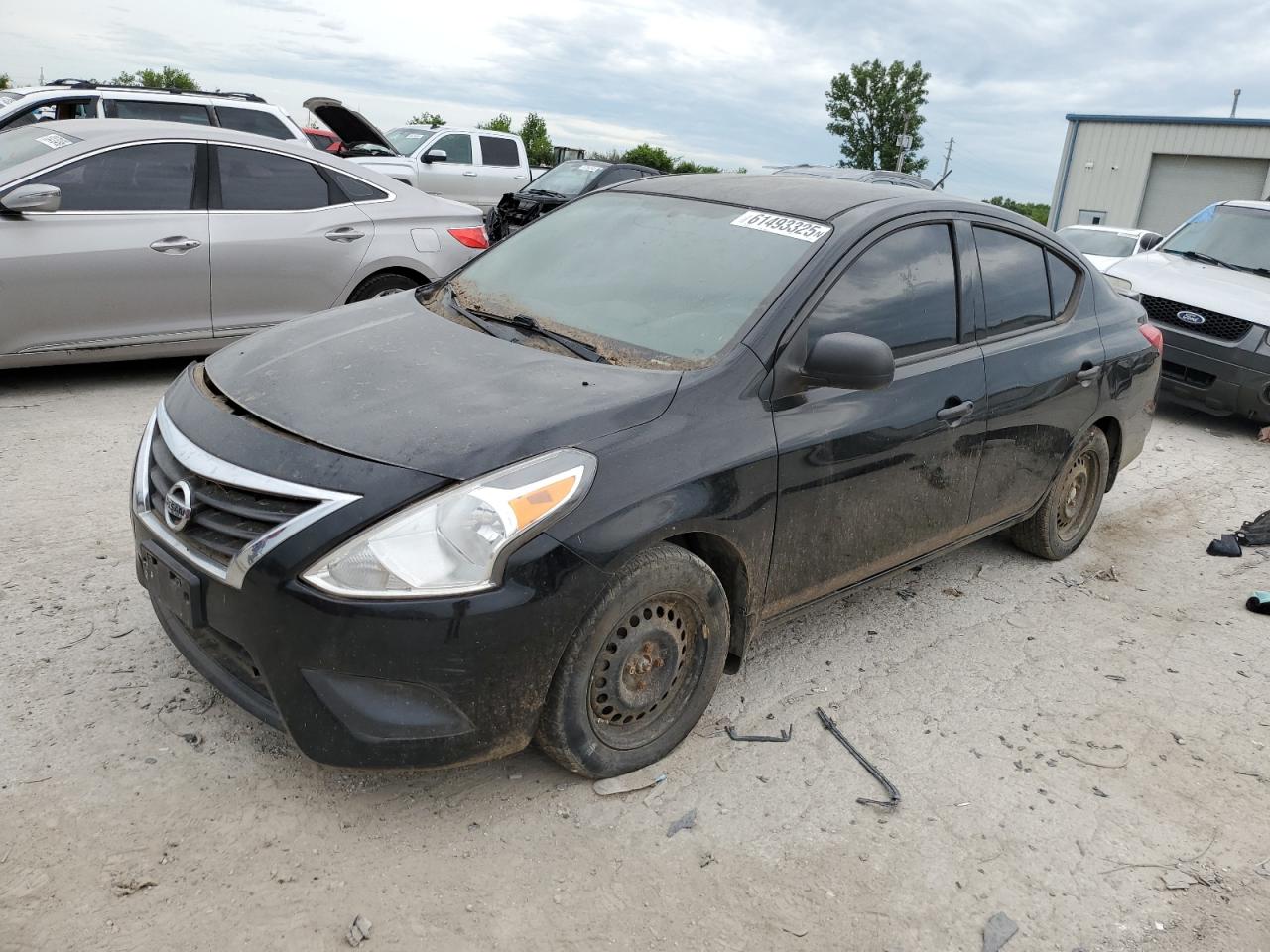 2015 Nissan Versa S продається в Kansas City, KS - Front End