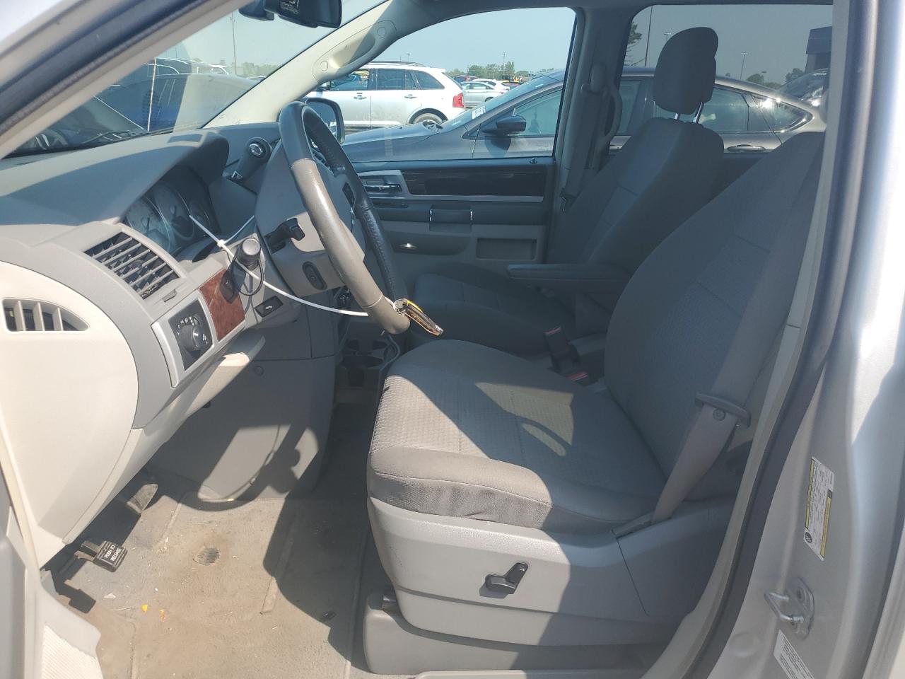 2010 Chrysler Town & Country Touring VIN: 2A4RR5D19AR404042 Lot: 62632525