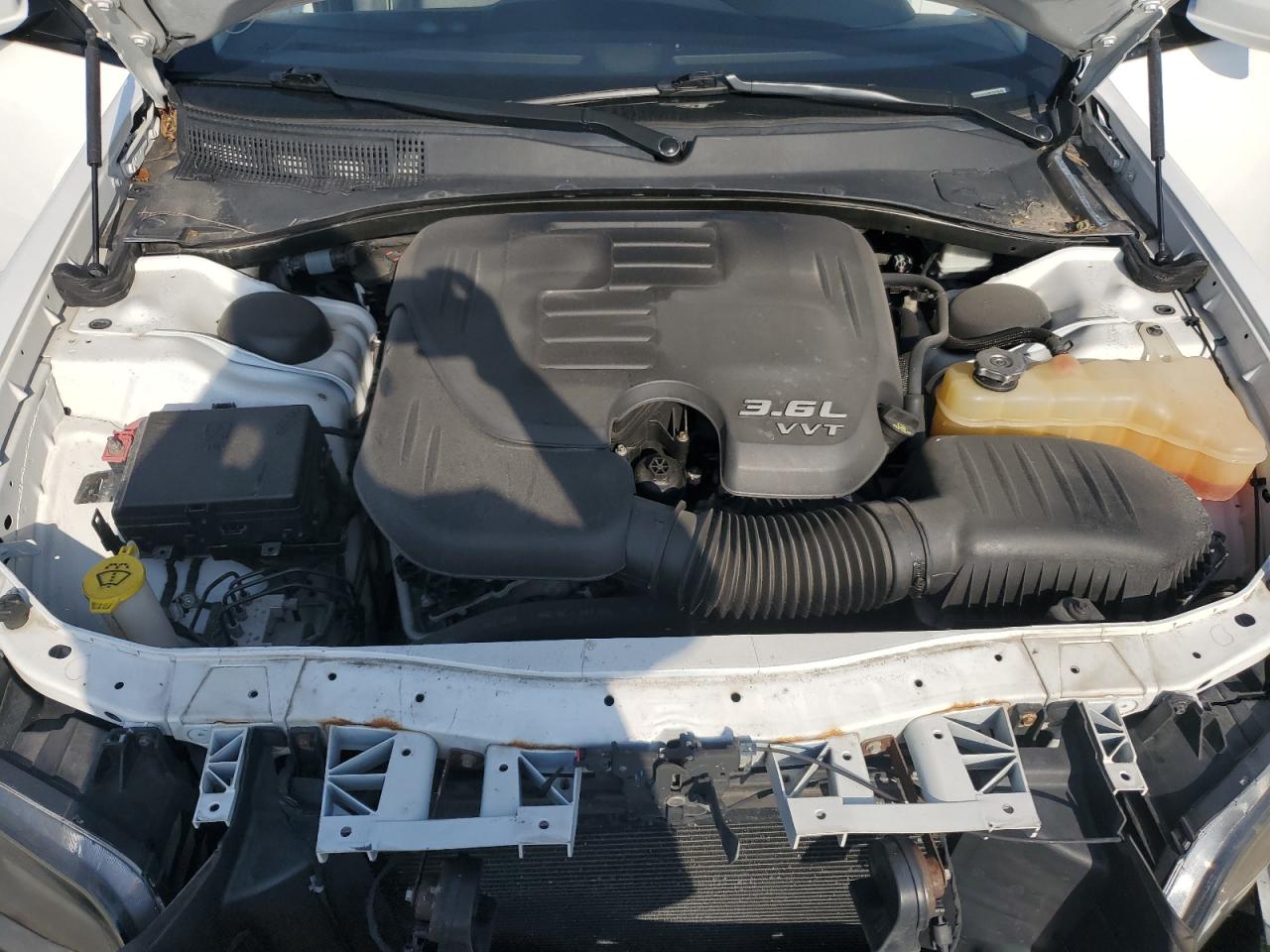 2016 Chrysler 300 Limited VIN: 2C3CCAAG0GH161450 Lot: 61992645