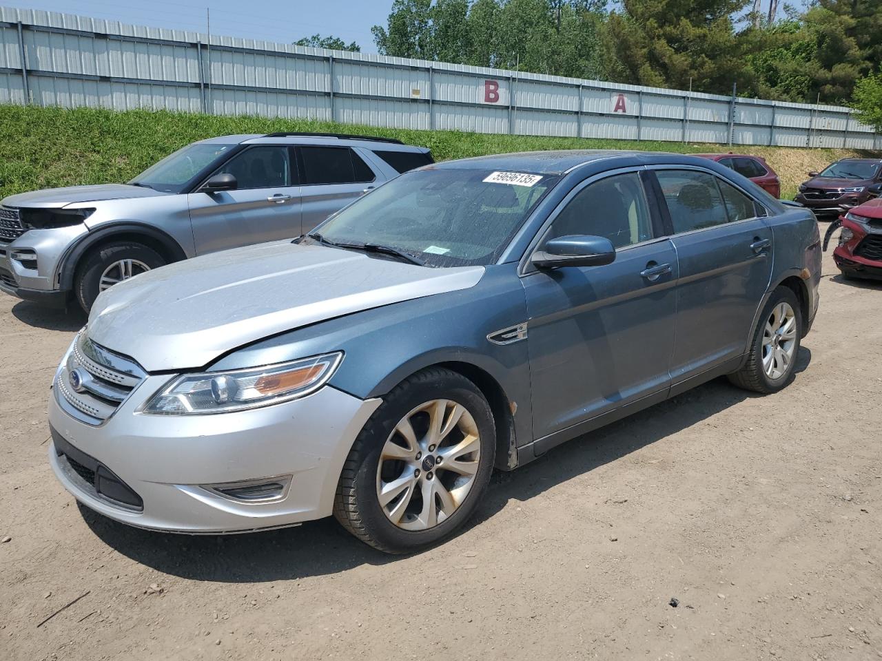 2010 Ford Taurus Sho de vânzare în Davison, MI - Front End