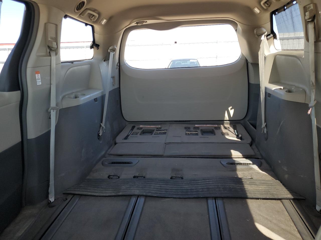 2017 Toyota Sienna Xle VIN: 5TDDZ3DC2HS174898 Lot: 62828685
