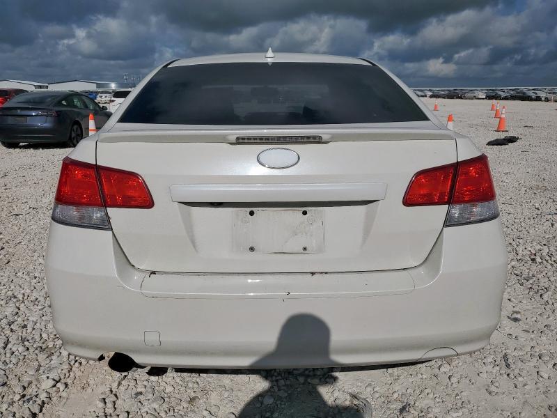  SUBARU LEGACY 2014 Biały