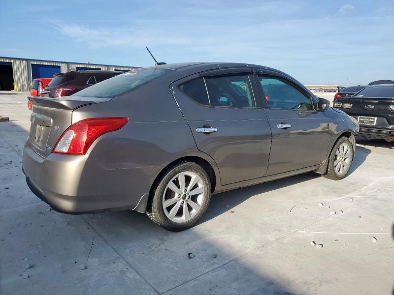  NISSAN VERSA 2015 Brązowy