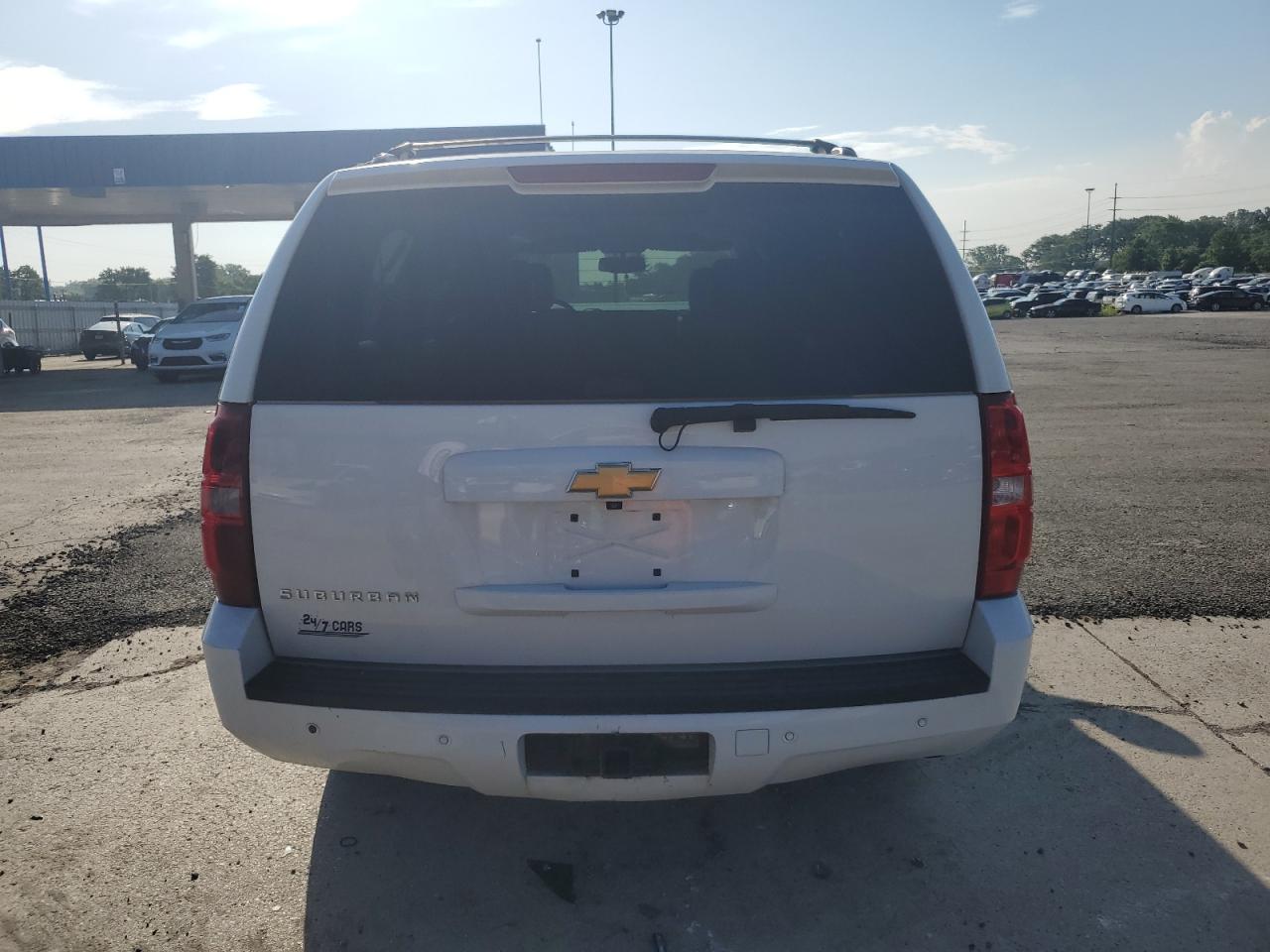 2013 Chevrolet Suburban K1500 Lt VIN: 1GNSKJE73DR270752 Lot: 62177835