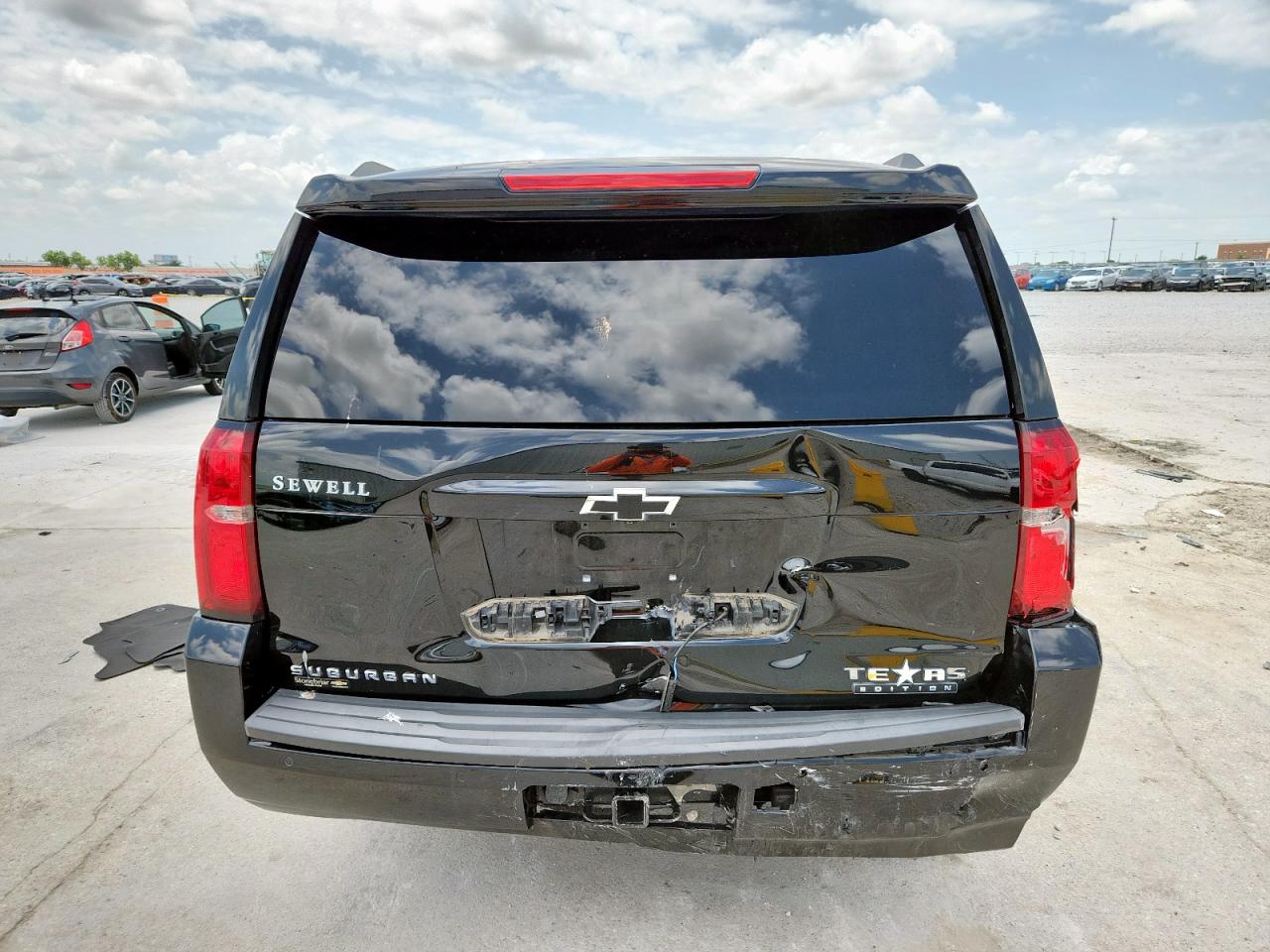 2019 Chevrolet Suburban C1500 Lt VIN: 1GNSCHKC4KR117219 Lot: 61725915