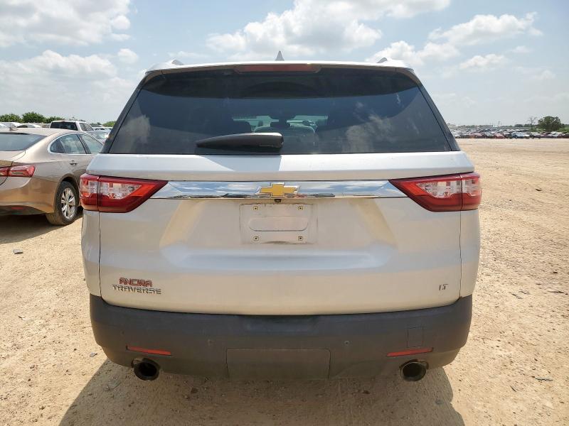  CHEVROLET TRAVERSE 2018 Серебристый