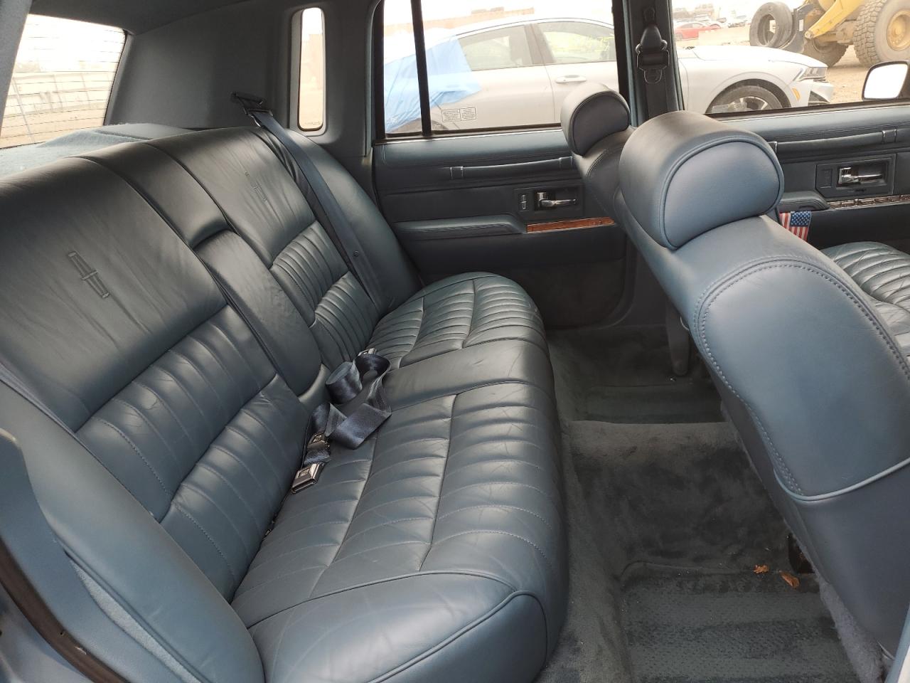 1993 Lincoln Town Car Executive VIN: 1LNLM81W7PY703315 Lot: 60986195