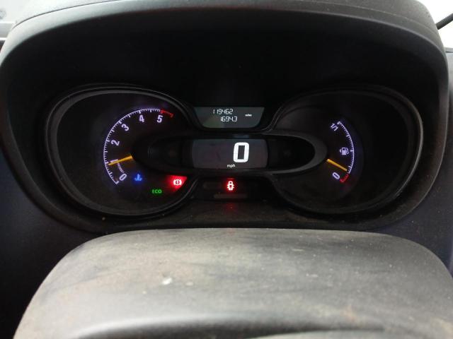 2015 VAUXHALL VIVARO 270