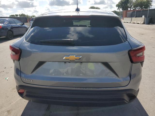  CHEVROLET TRAX 2024 Srebrny