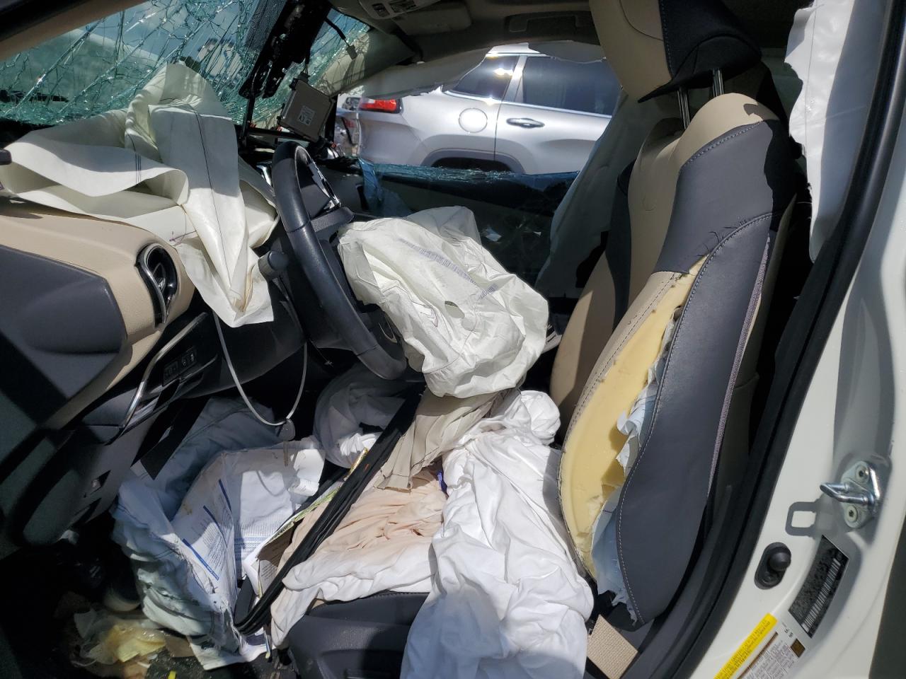 2018 Toyota Prius VIN: JTDKARFU7J3063942 Lot: 61421645