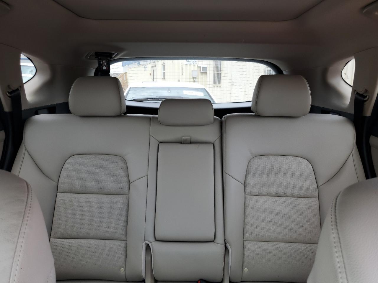 2018 Hyundai Tucson Value VIN: KM8J33A28JU767985 Lot: 62701125