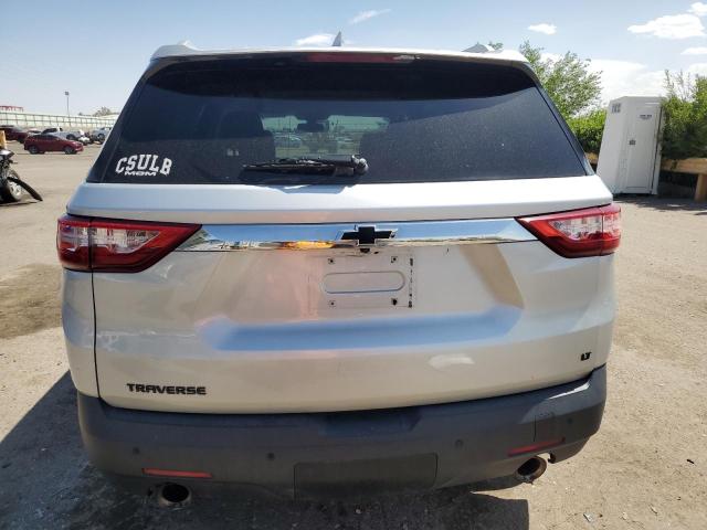  CHEVROLET TRAVERSE 2018 Серебристый