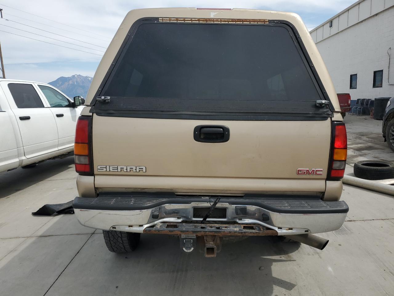 2004 GMC Sierra K2500 Heavy Duty VIN: 1GTHK23124F110936 Lot: 62919835