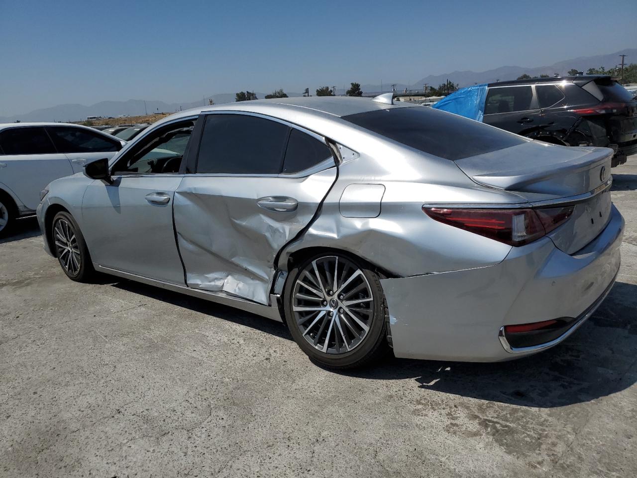 LEXUS ES300 2024 VIN 58ADA1C15RU046605 photo 2