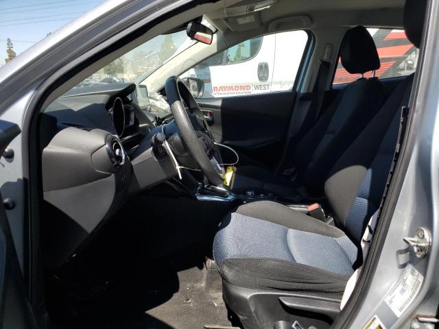  TOYOTA YARIS 2018 Srebrny