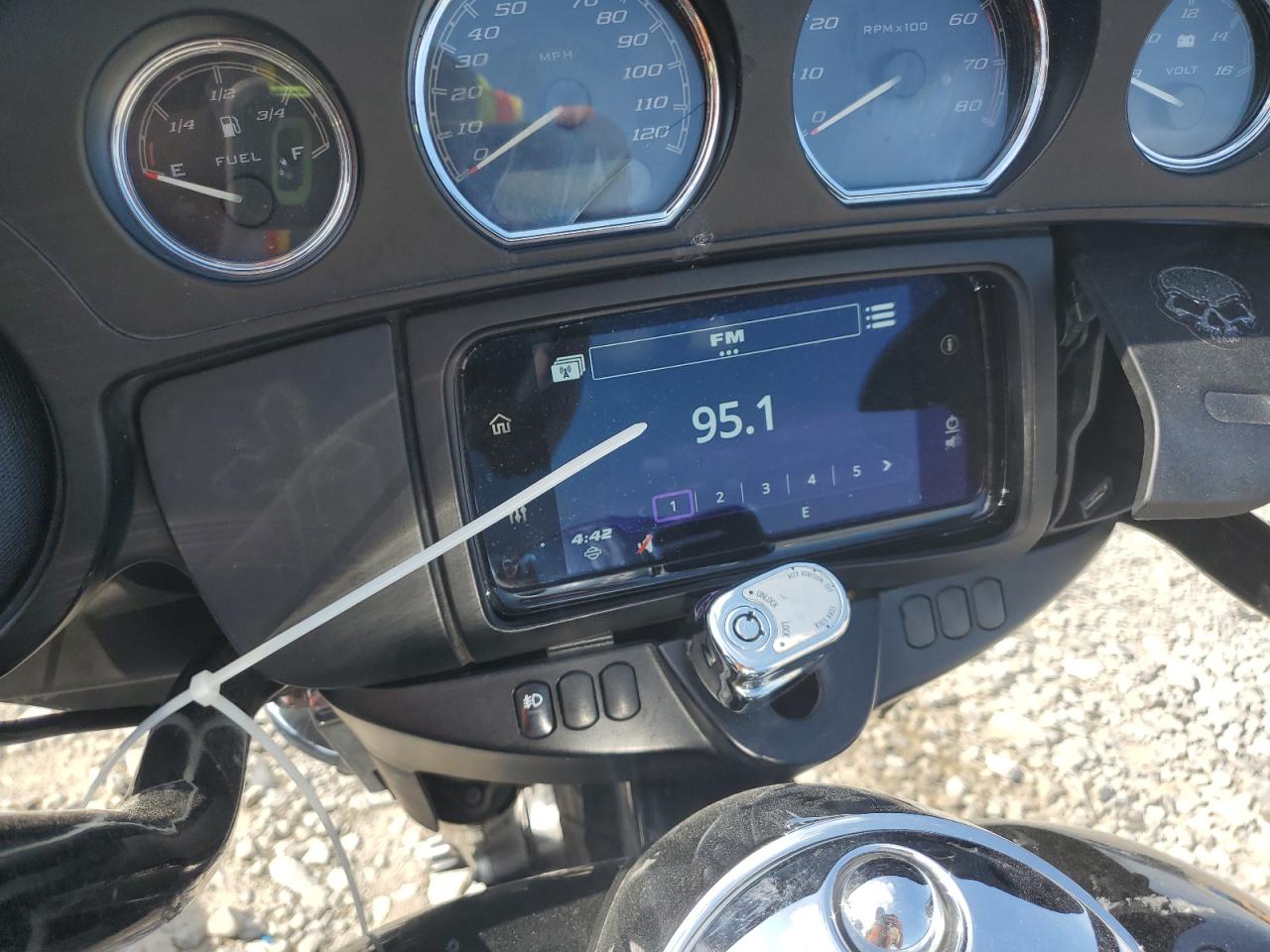 2019 Harley-Davidson Flhtcu VIN: 1HD1FCC19KB634745 Lot: 61815795