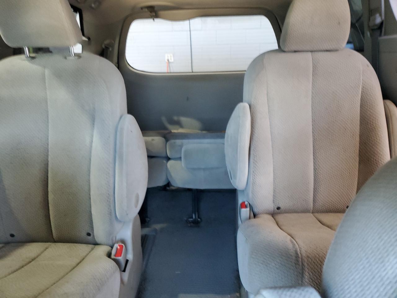 2011 Toyota Sienna Le VIN: 5TDJK3DC2BS008105 Lot: 62466155