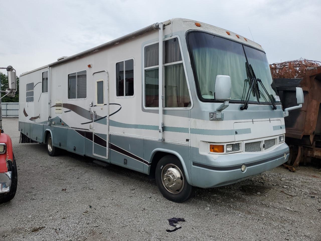 2000 Ford F550 Super Duty Stripped Chassis for Sale in Lexington, KY - Hail
