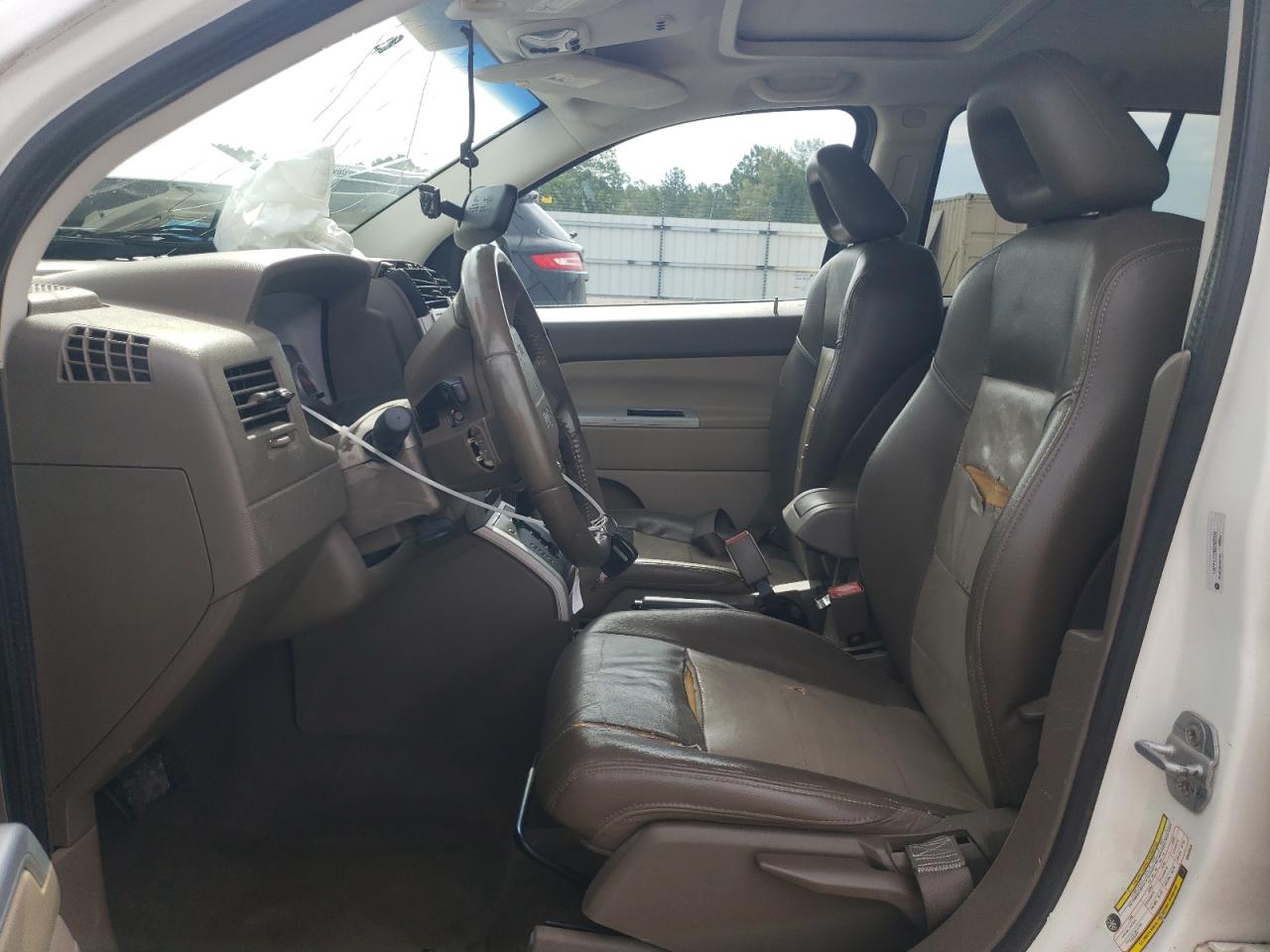 2008 Jeep Compass Limited VIN: 1J8FF57W38D549334 Lot: 62395255