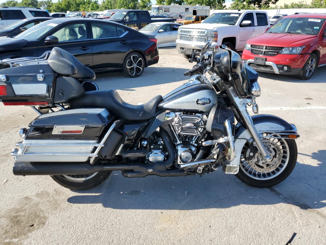 HARLEY-DAVIDSON FL 2013 VIN 1HD1FCM18DB615055