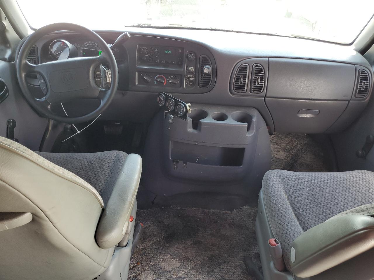 1999 Dodge Ram Van B1500 VIN: 2B7HB11Y4XK567974 Lot: 62877375