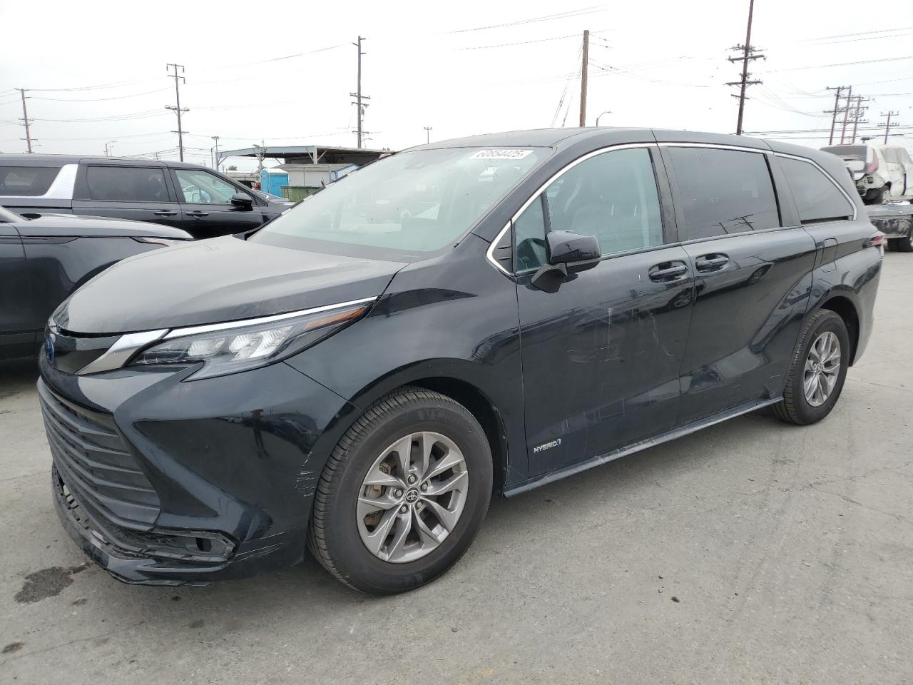 2021 Toyota Sienna Le for Sale in Los Angeles, CA - Front End