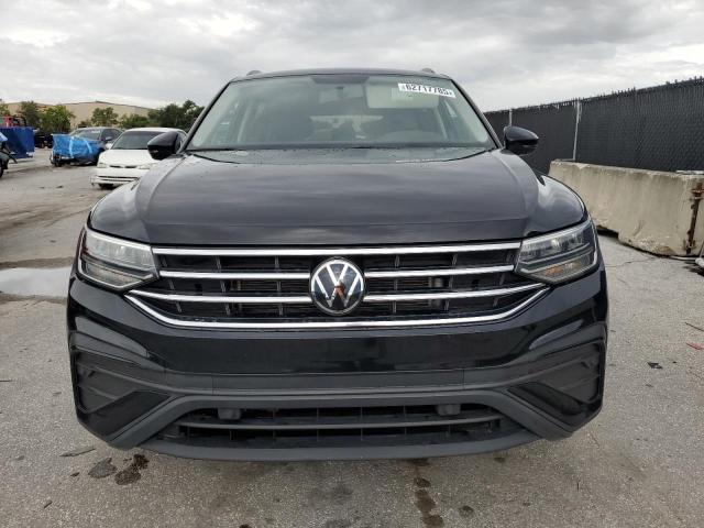  VOLKSWAGEN TIGUAN 2022 Черный