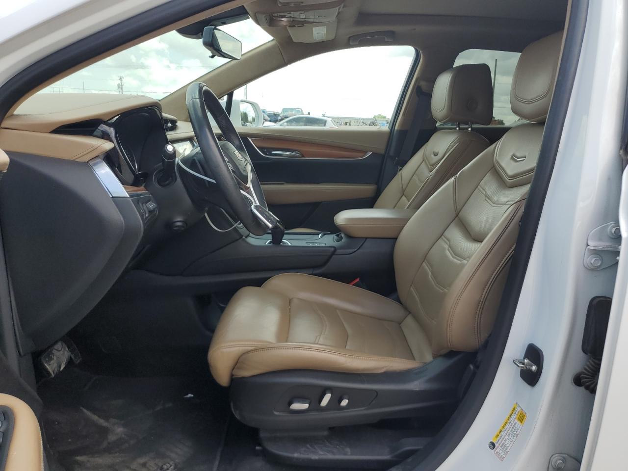 2017 Cadillac Xt5 Platinum VIN: 1GYKNFRS0HZ157305 Lot: 62663435