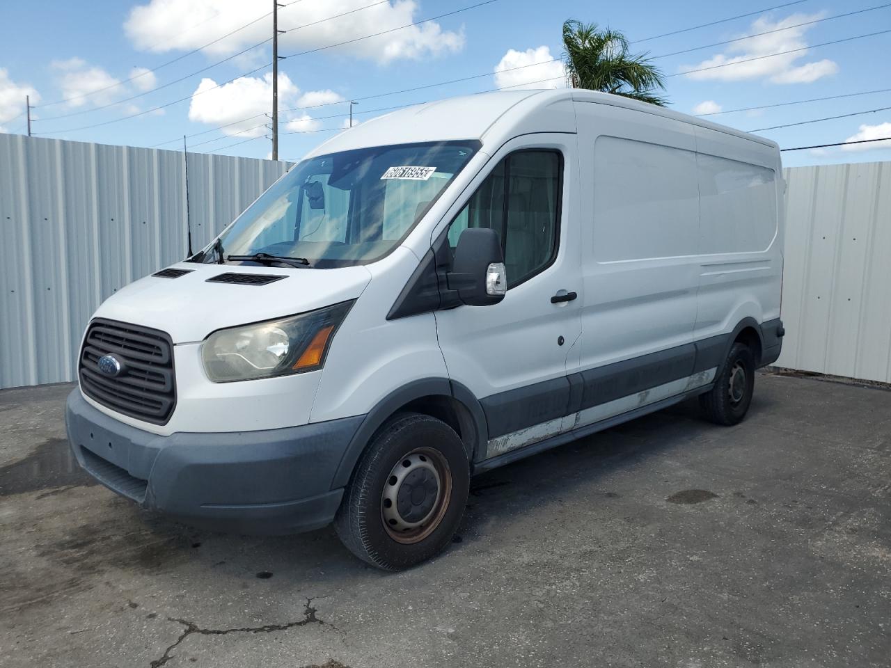 Riverview, FL에서 판매 중인 2017 Ford Transit T-150 - Side
