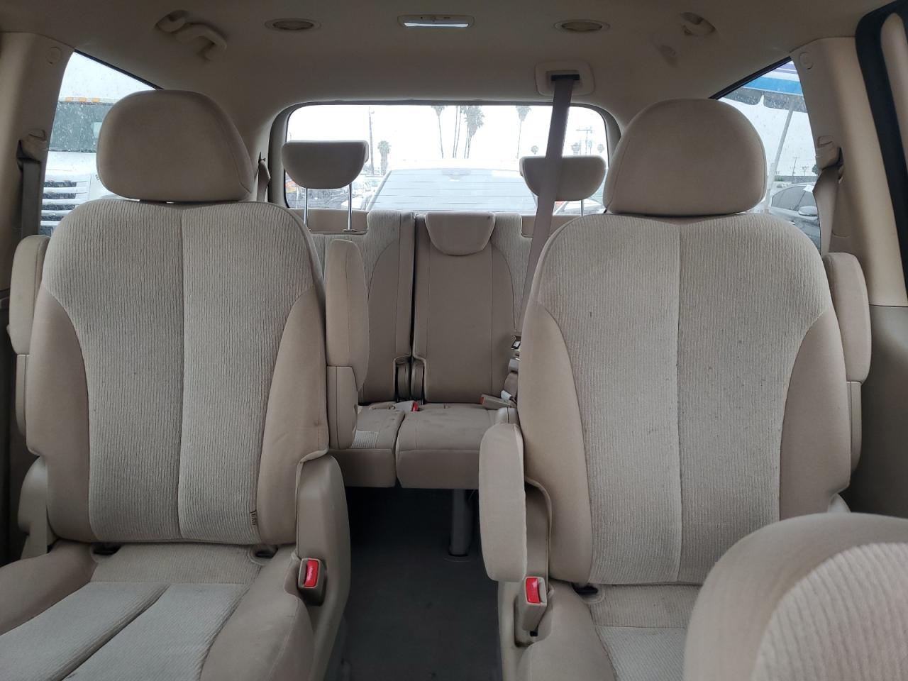 2011 Kia Sedona Lx VIN: KNDMG4C71B6410593 Lot: 59696615
