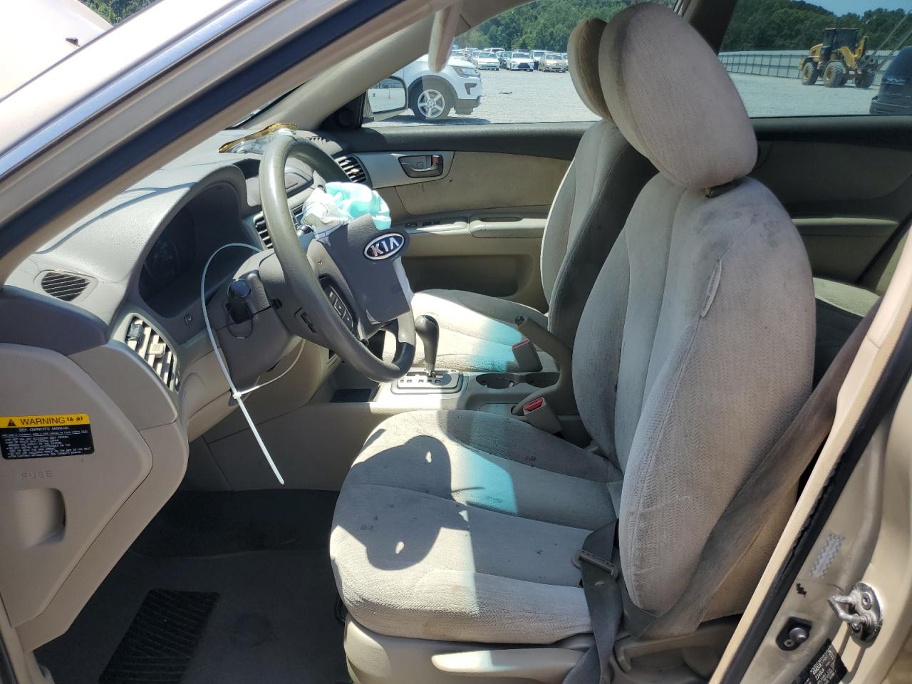 2007 Kia Optima Lx VIN: KNAGE124375130841 Lot: 61384895