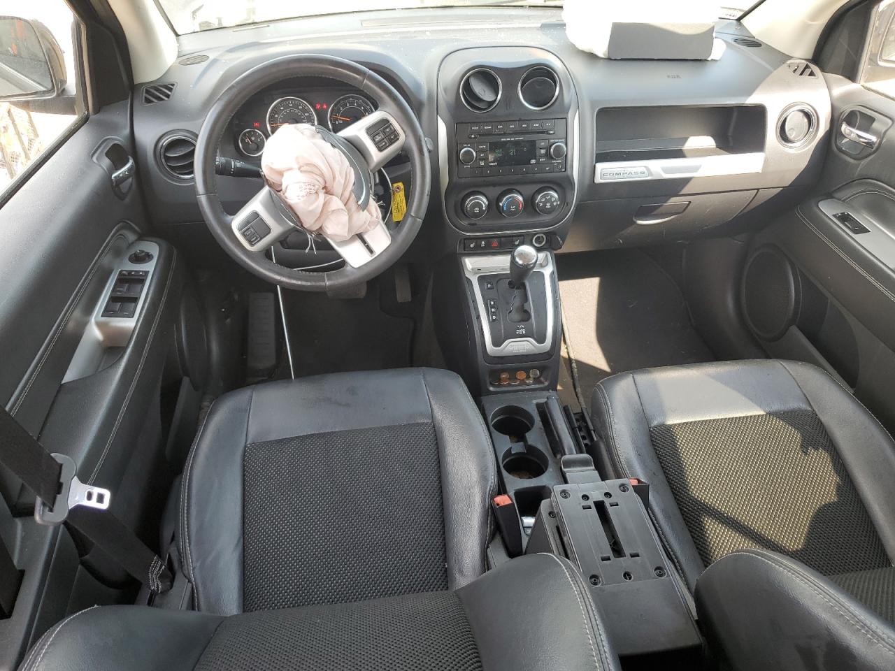 2015 Jeep Compass Latitude VIN: 1C4NJDEB3FD130697 Lot: 92718845