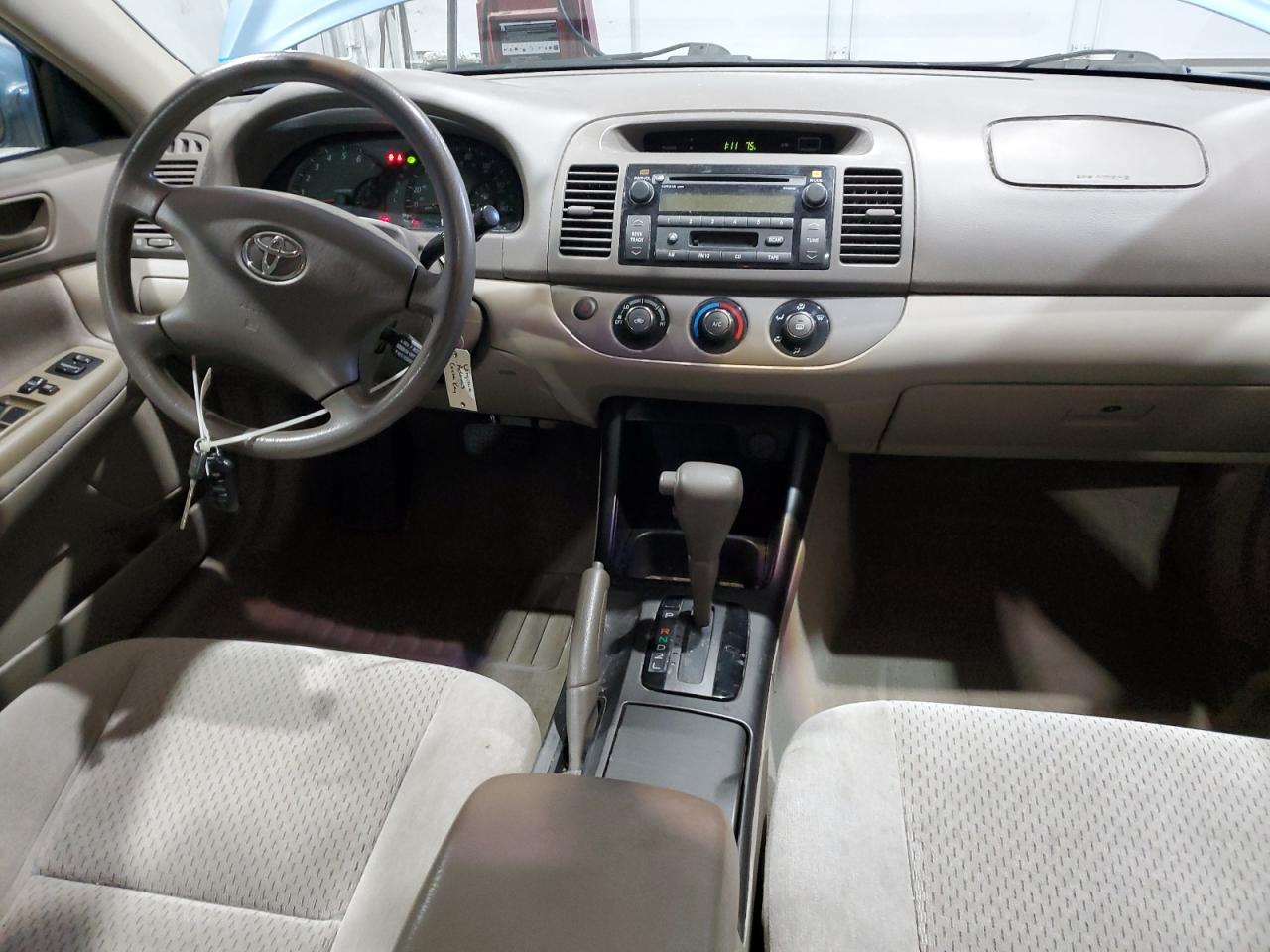 2004 Toyota Camry Le VIN: 4T1BE32K84U797652 Lot: 62638125