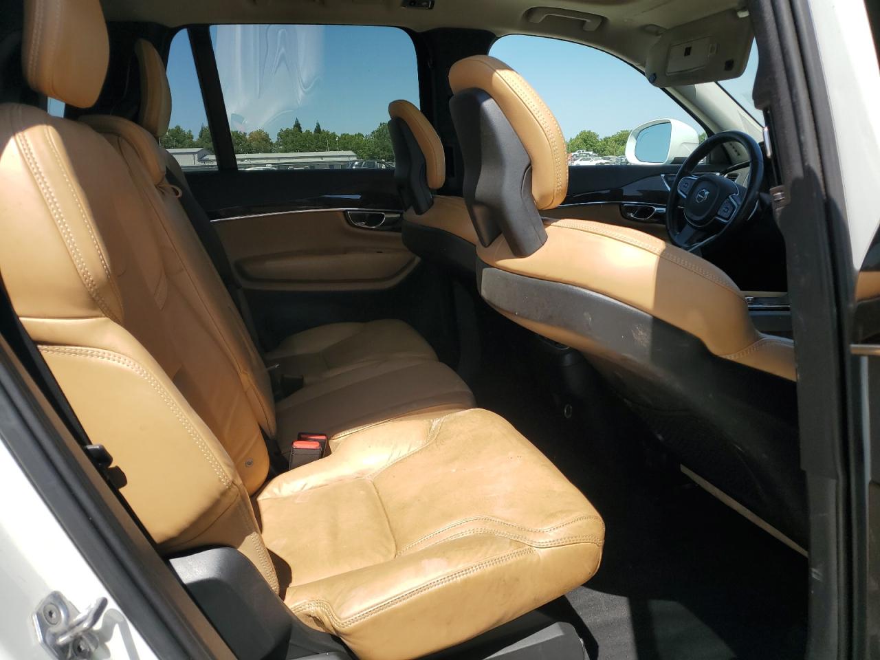 2016 Volvo Xc90 T6 VIN: YV4A22PK8G1030544 Lot: 62892625