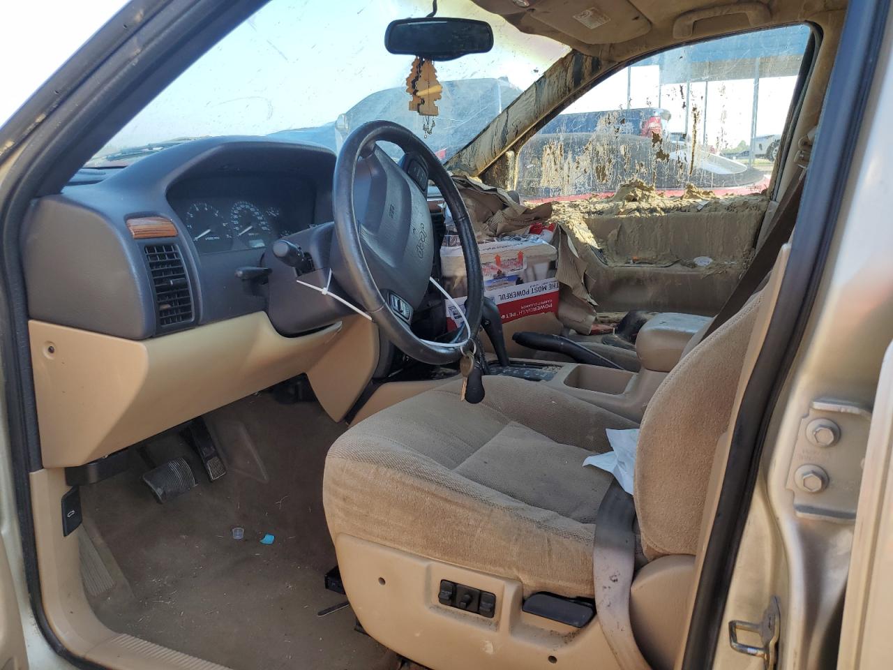 1999 Jeep Grand Cherokee Laredo VIN: 1J4GW58S8XC607587 Lot: 62168865