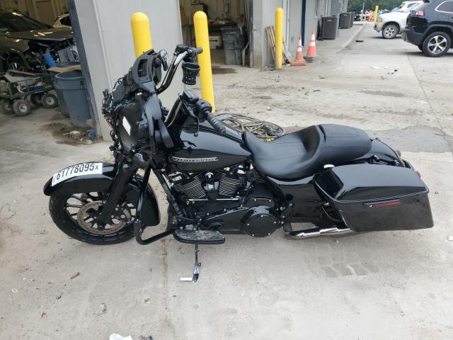  HARLEY-DAVIDSON FL 2018 Черный