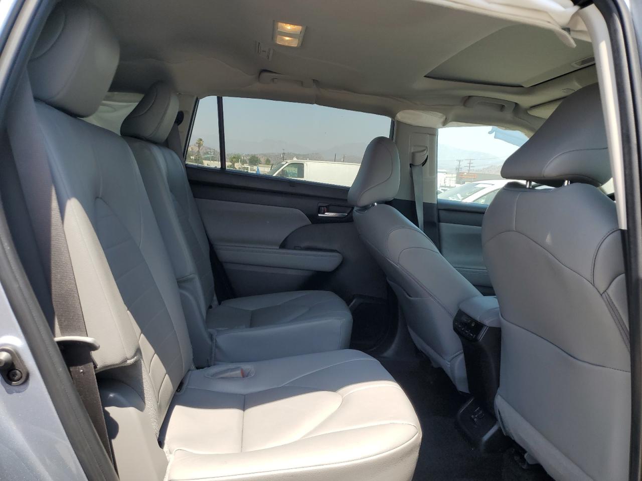 TOYOTA HIGHLANDER 2024 VIN 5TDKDRBH8RS567605 zdjęcie 11