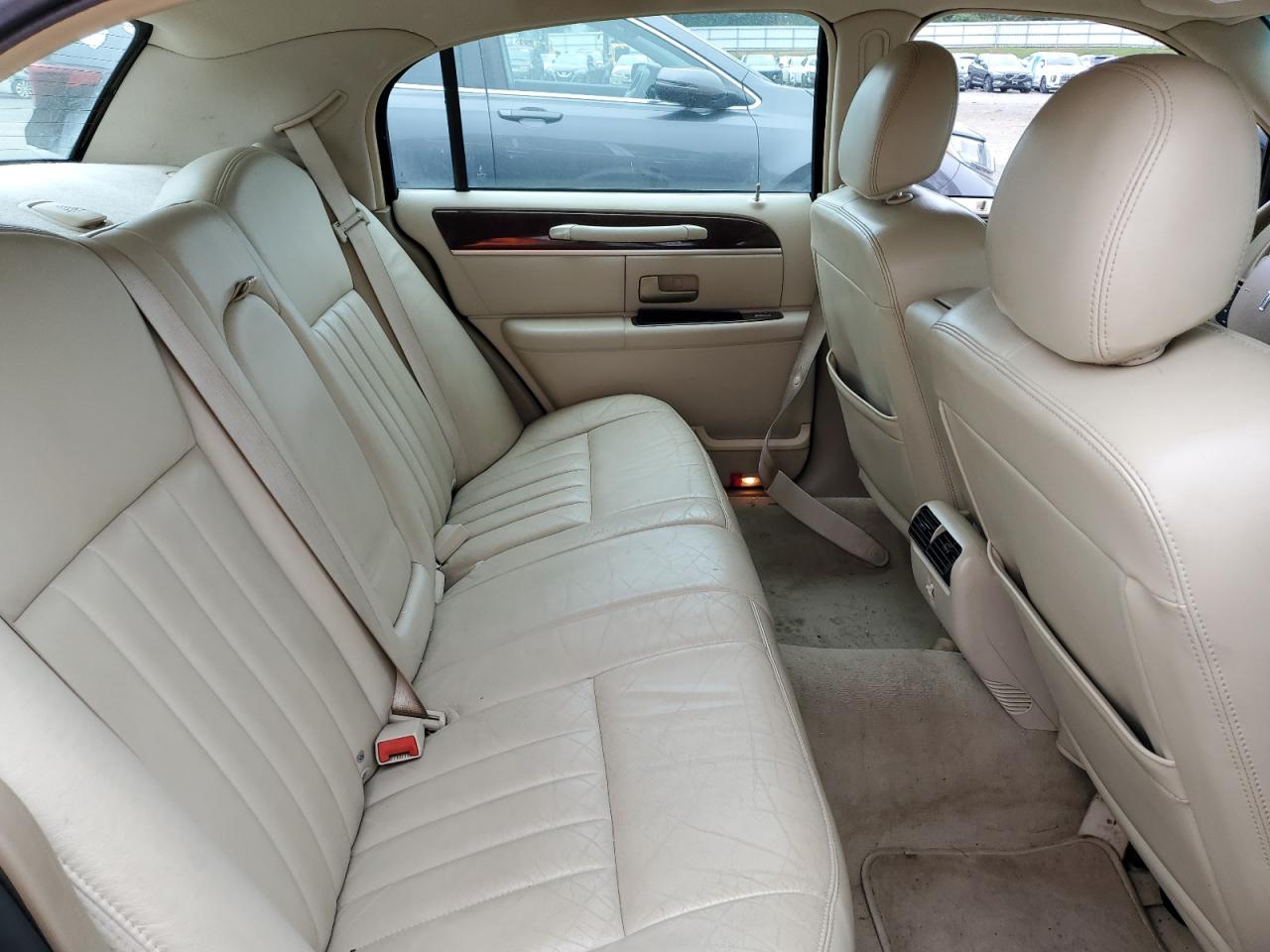 2006 Lincoln Town Car Signature VIN: 1LNHM81W46Y610840 Lot: 61987125