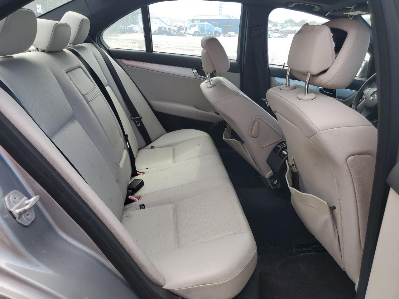 2011 Mercedes-Benz C 300 VIN: WDDGF5EBXBR171850 Lot: 62863875