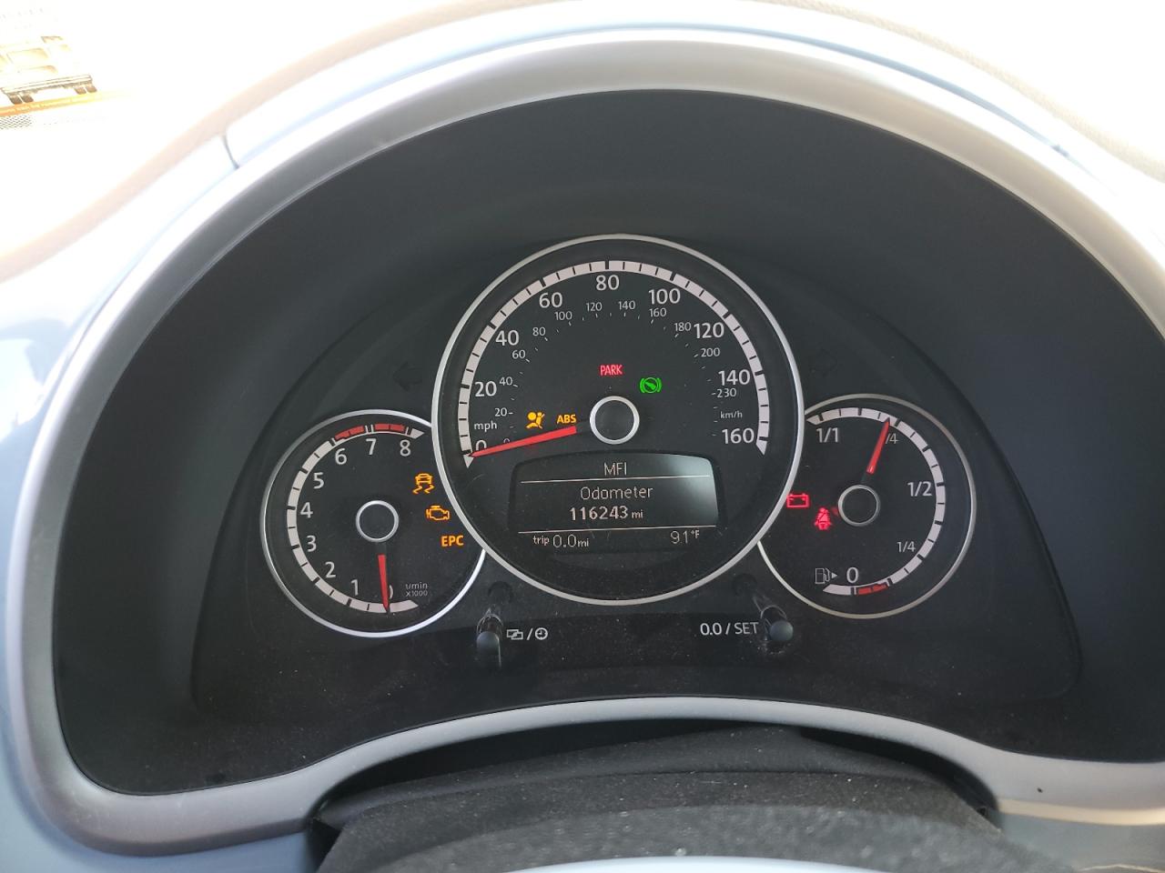 2015 Volkswagen Beetle 1.8T VIN: 3VWJ17AT4FM608142 Lot: 62297385