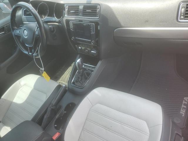 Седаны VOLKSWAGEN JETTA 2016 Красный