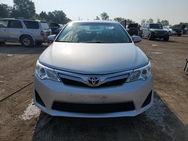  TOYOTA CAMRY 2013 Srebrny