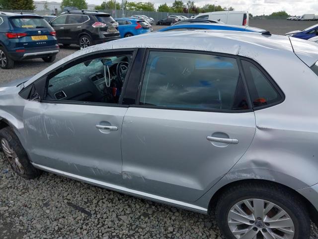2015 VOLKSWAGEN POLO SE