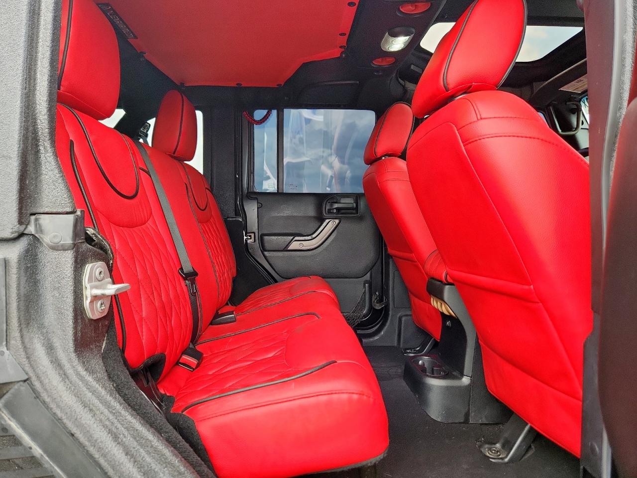 2017 Jeep Wrangler - Image 11
