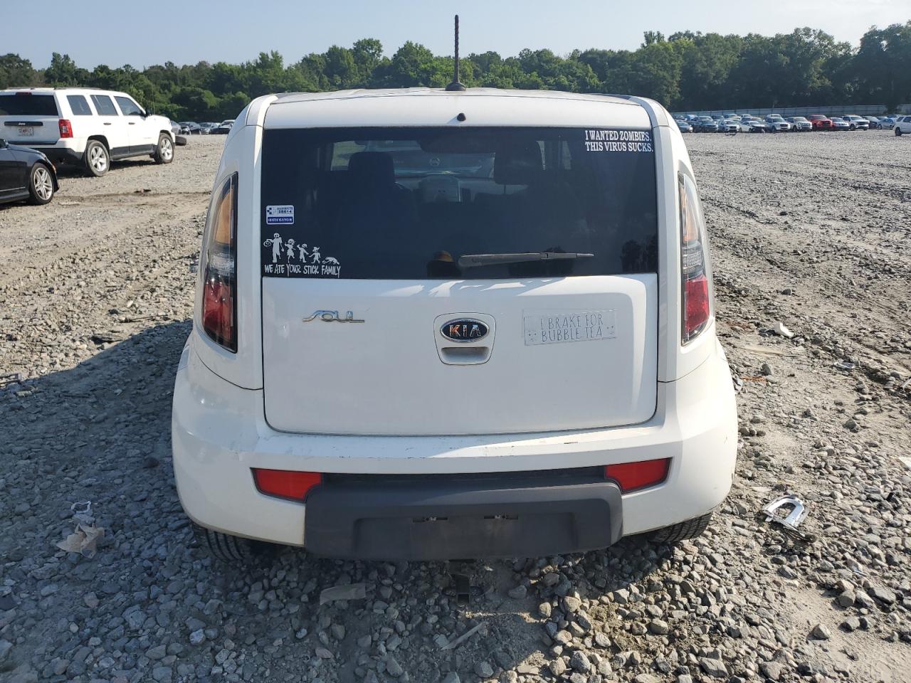 2011 Kia Soul + VIN: KNDJT2A22B7710888 Lot: 62119715