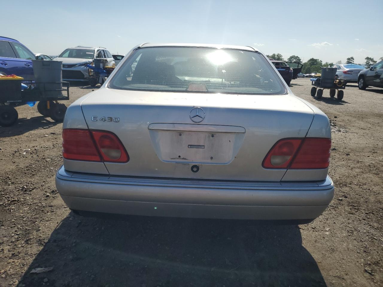 1998 Mercedes-Benz E 430 VIN: WDBJF70FXWA634207 Lot: 62470775