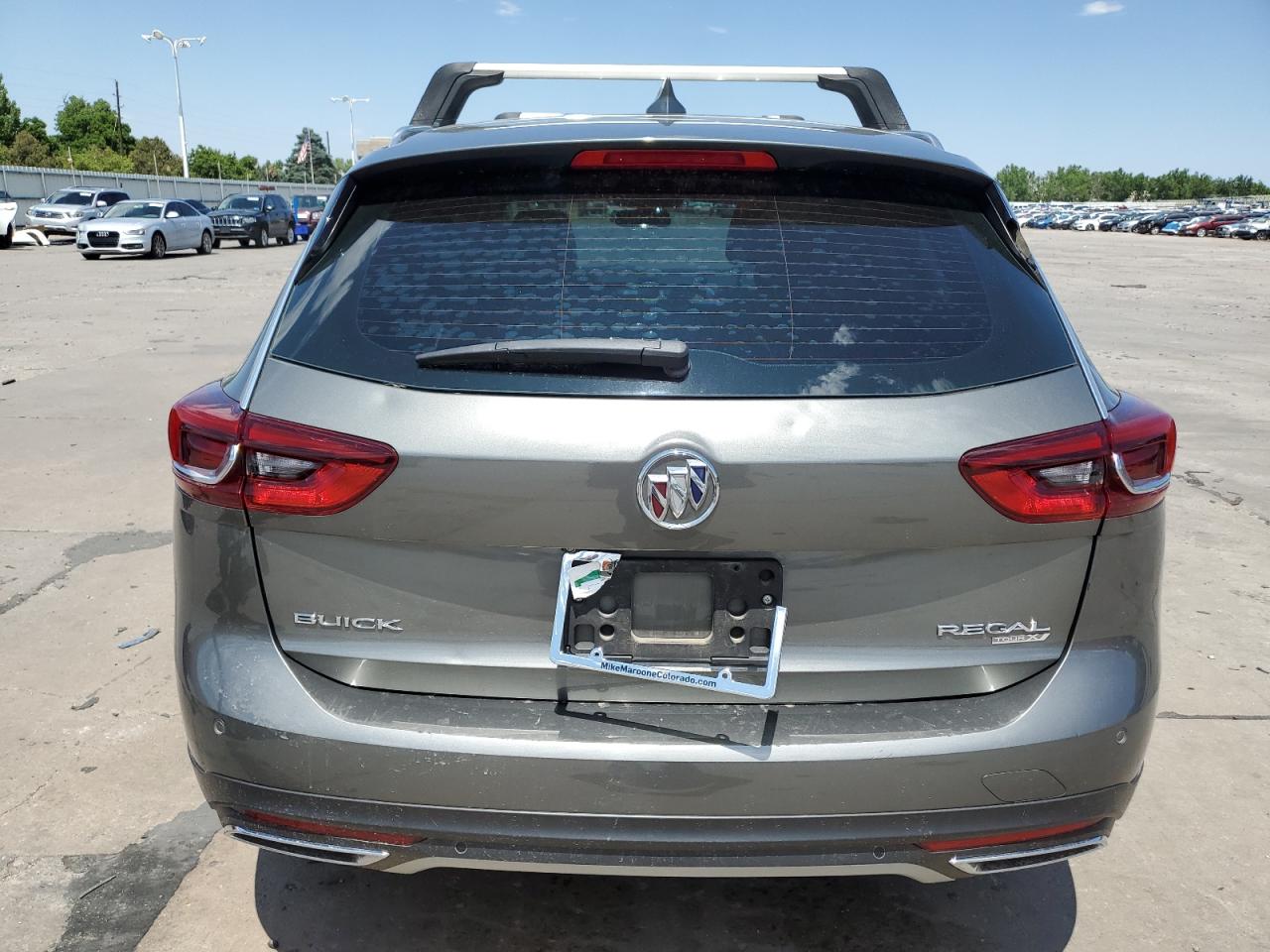 2018 Buick Regal Tourx Essence VIN: W04GV8SXXJ1141012 Lot: 62428105