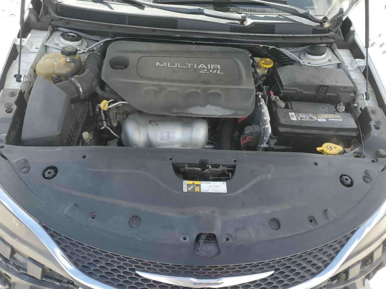 2015 Chrysler 200 Limited VIN: 1C3CCCAB6FN722689 Lot: 61449985